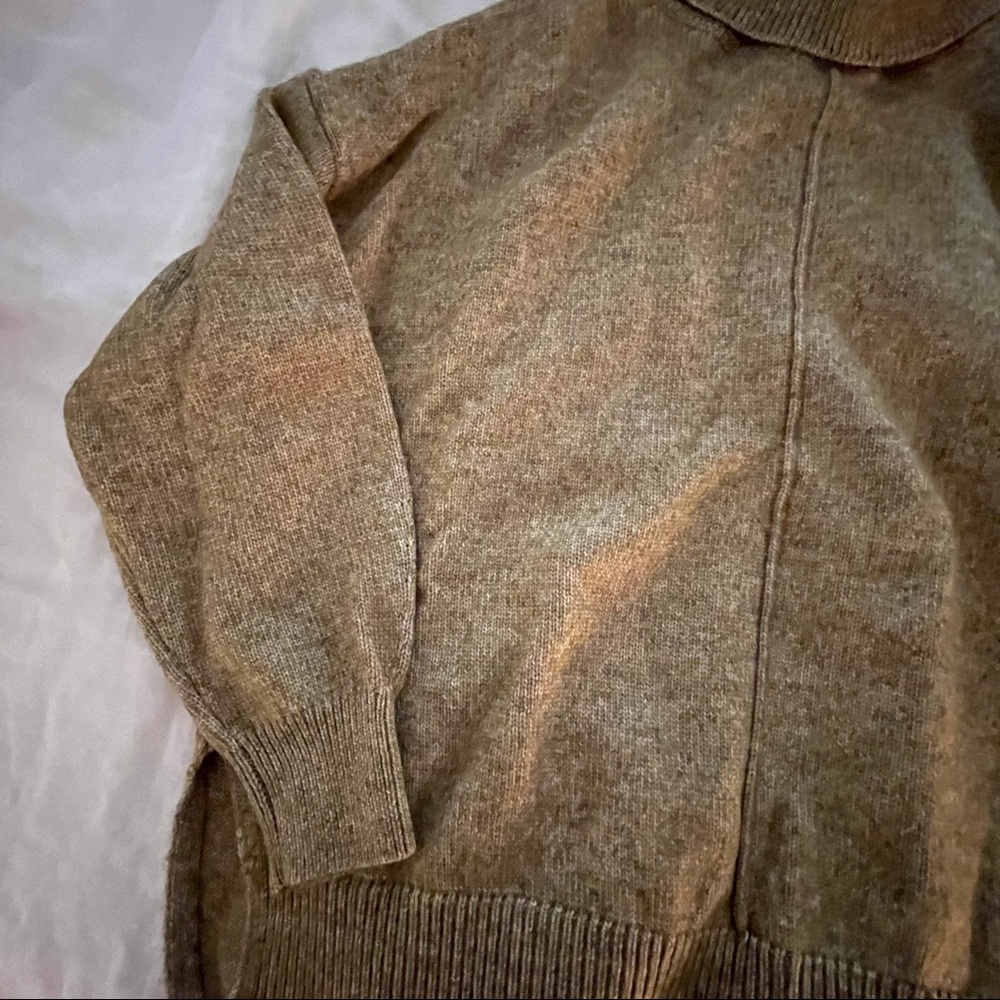 H&M Sweater - Picture 2 of 3